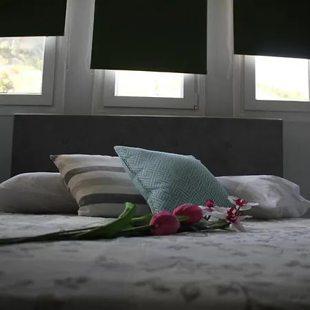 Lefkas Sunset Luxury Appartments شقة *